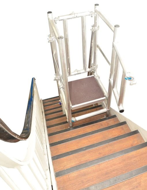 No-slip adjustable footplates secure the base of the tower, and with a platform length of 1800mm.